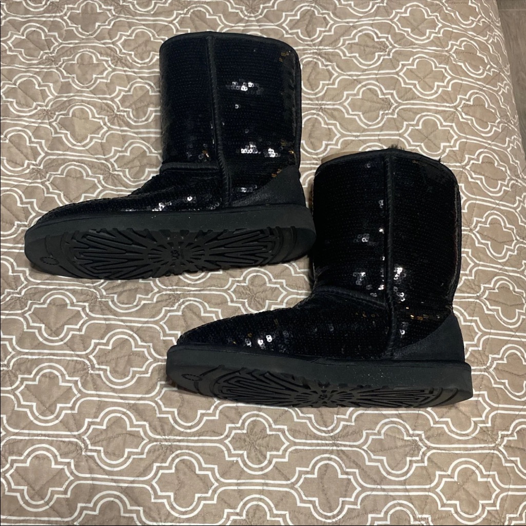 Sequins Ugg